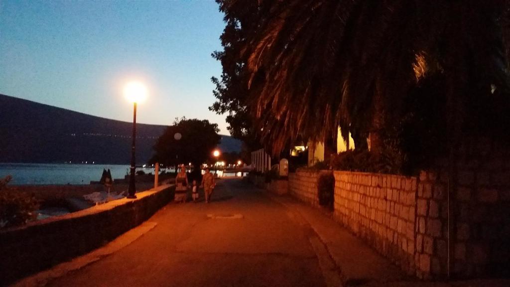 Apartmani Kalinic Bijela Luaran gambar
